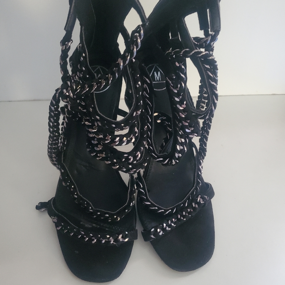 SHOES - Picture 4 of 11